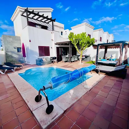 Nillos Appartement *