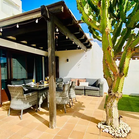 Nillos Appartement *