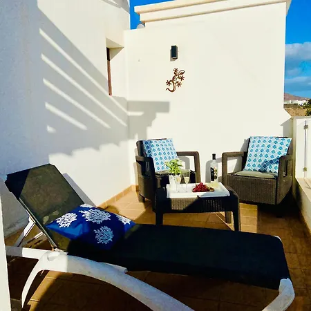 Nillos Appartement *