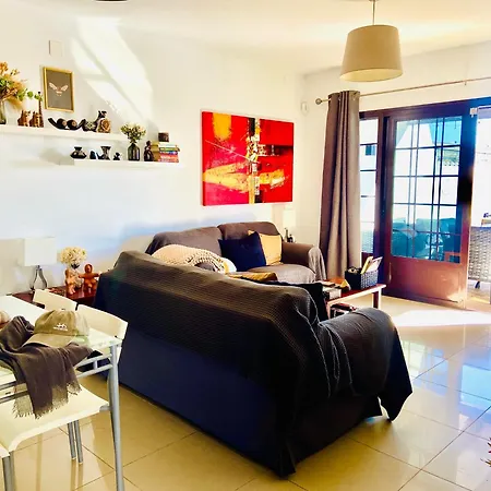 Nillos Appartement *