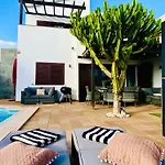 Nillos Apartment